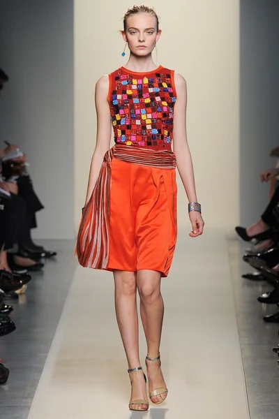 Look 25